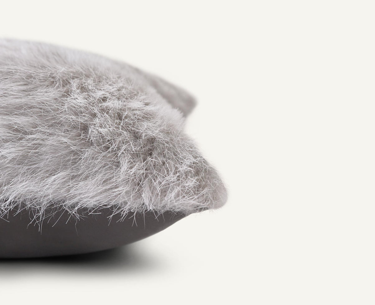Pelliccia 22"×22" Side View || Frost