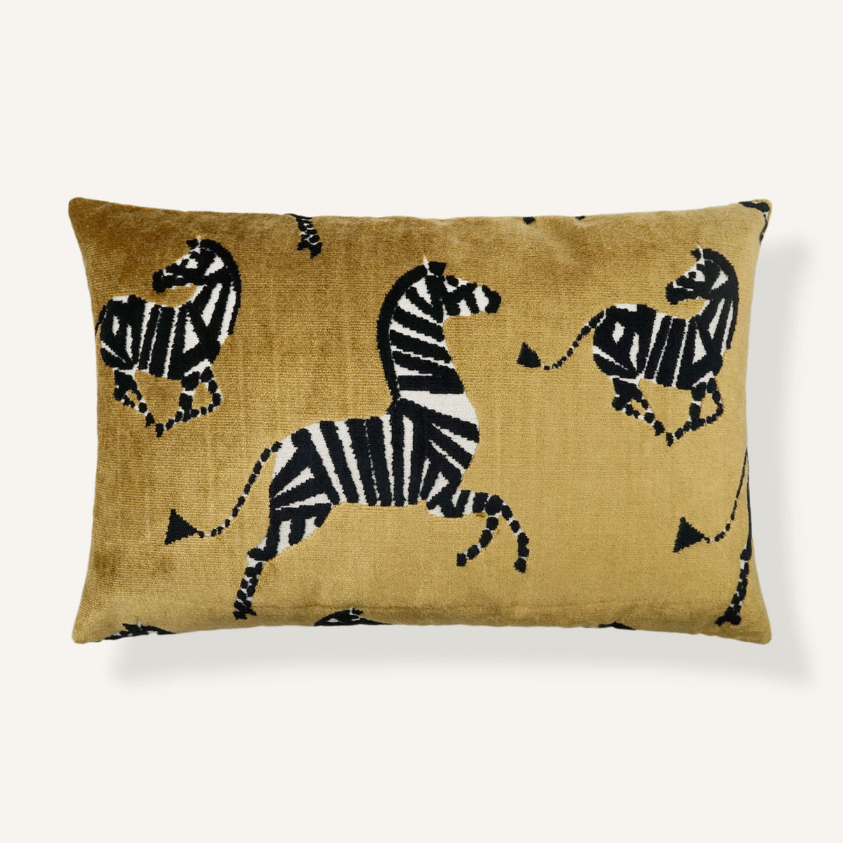 Herd 14"×22" Front View || Amber