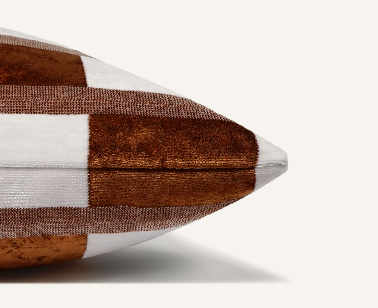 Ferdi 22"×22" Side View || Copper