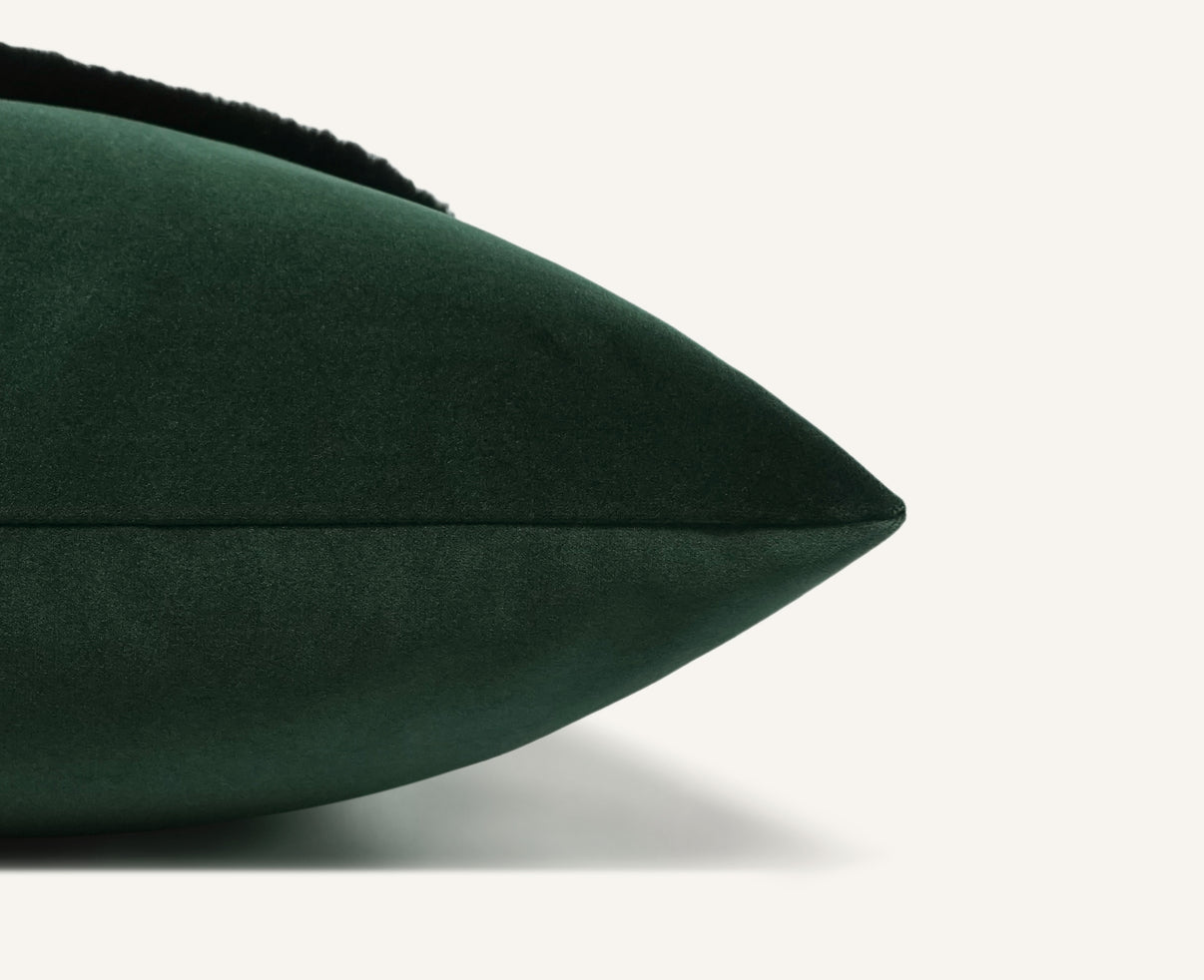 Noelle 22"×22" Side View || Forest