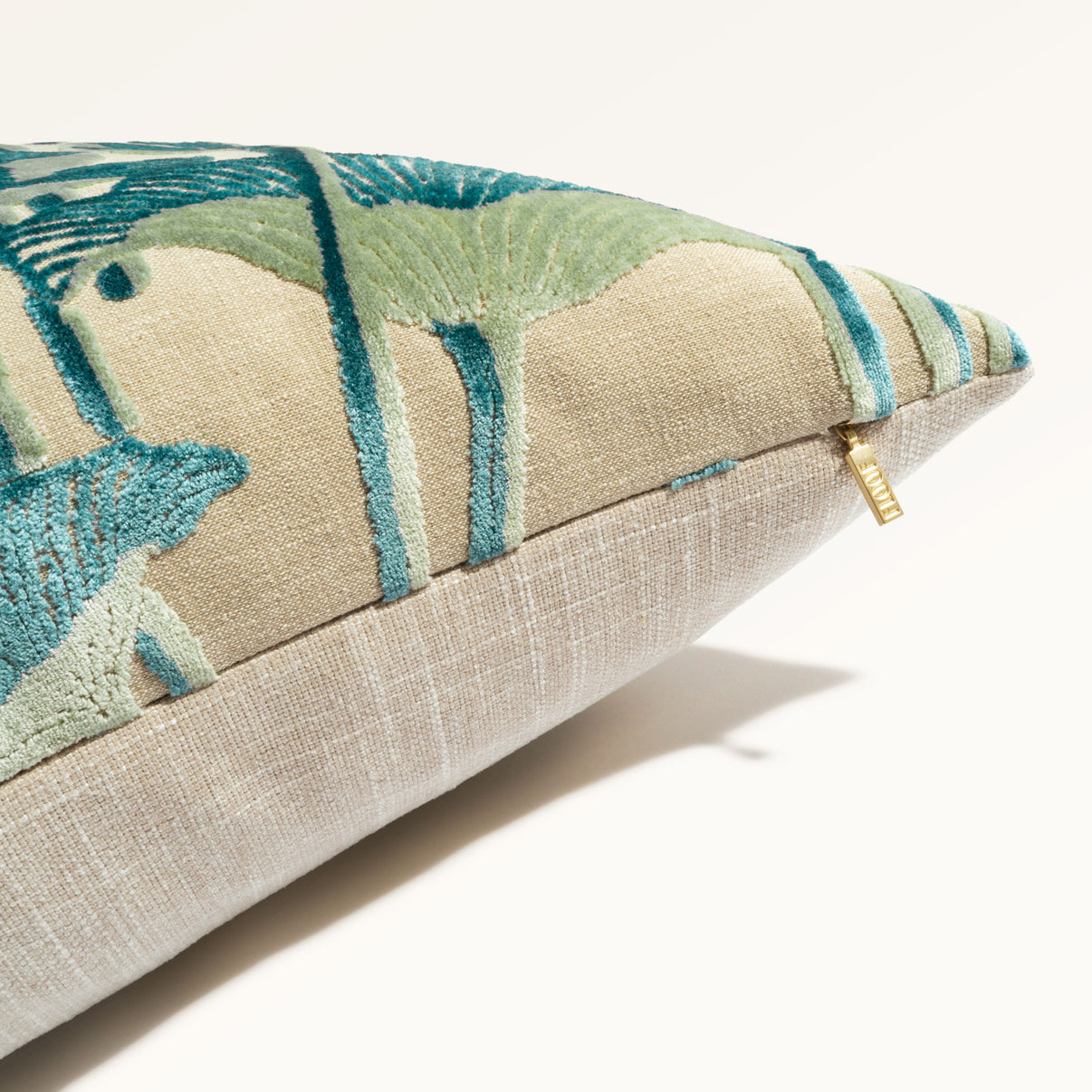 Amara 24"×24" Side View || Aqua