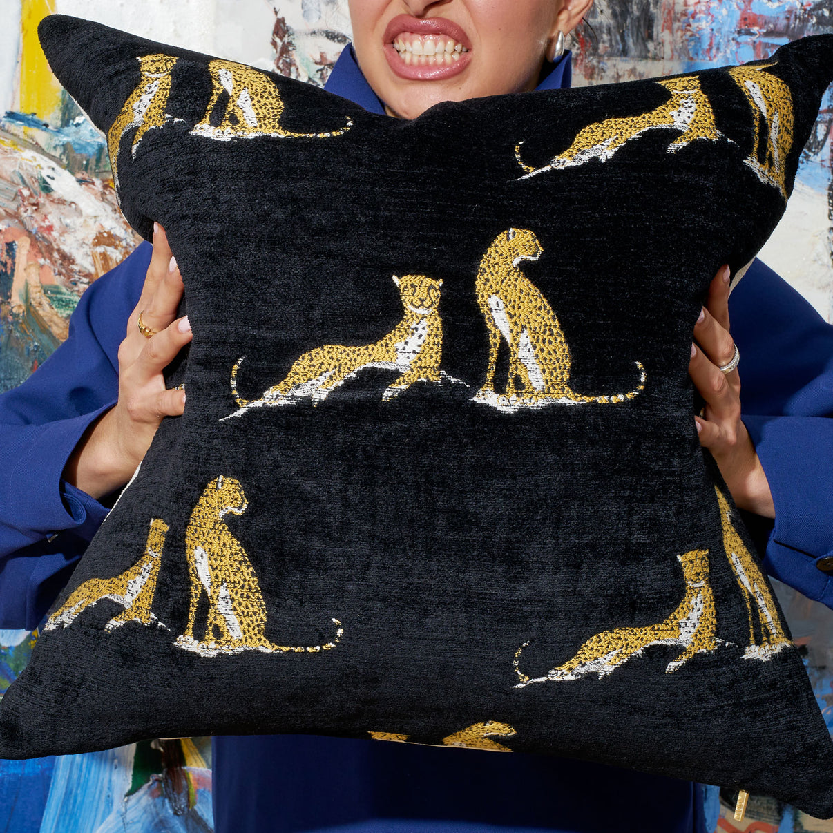 Alaia 22"×22" || Onyx