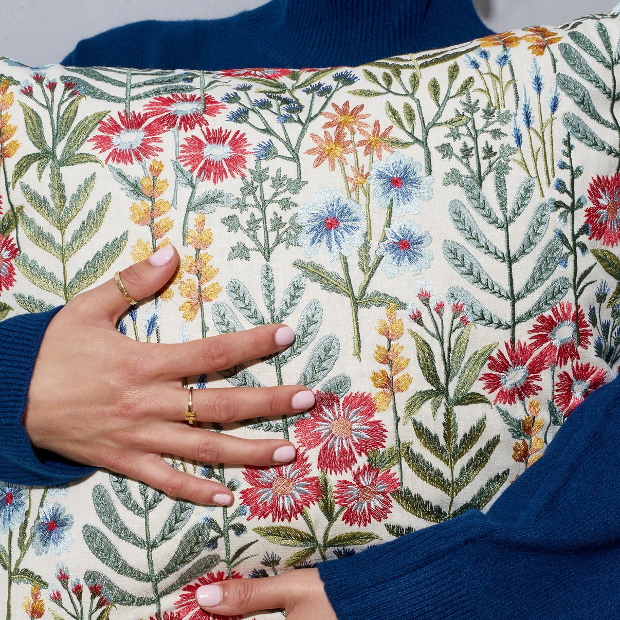 Evora 22"×22" || Garden