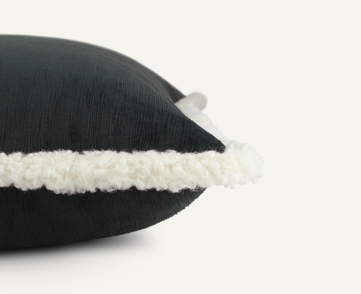 Baita 24"×24" Side View || Caviar