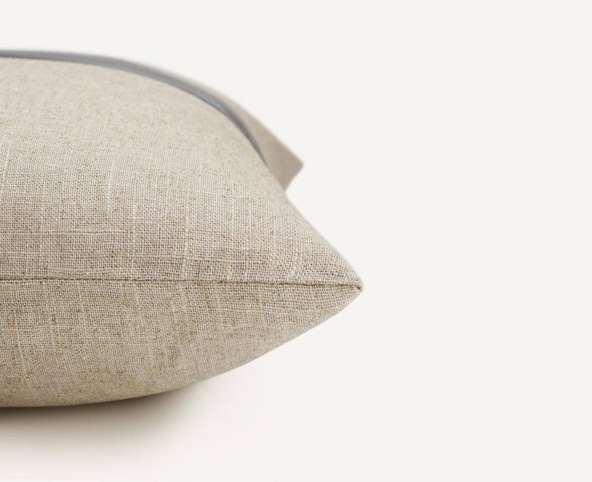 Vail 22"×22" Side View || Obsidian