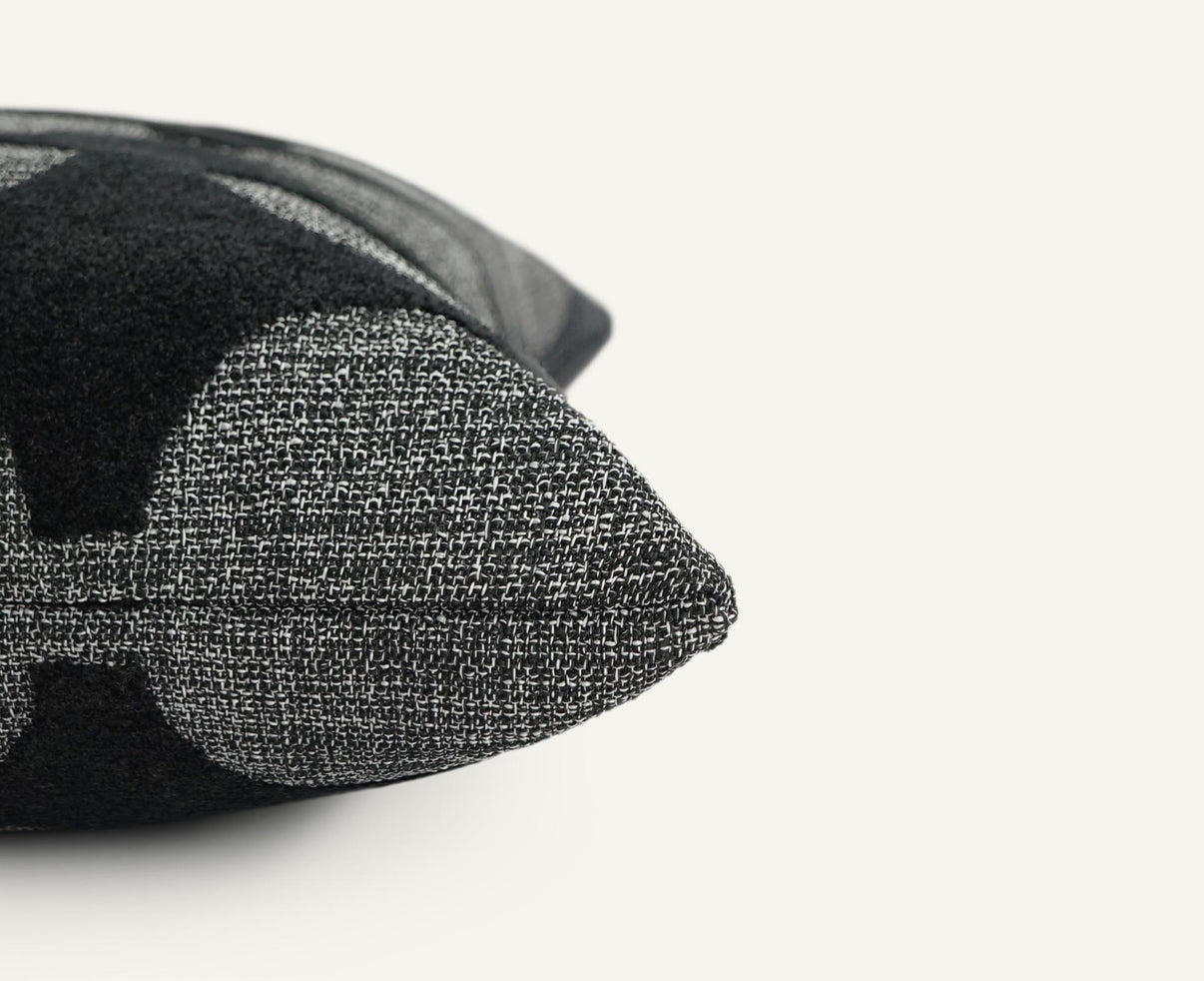 Coco 24"×24" Side View || Jet