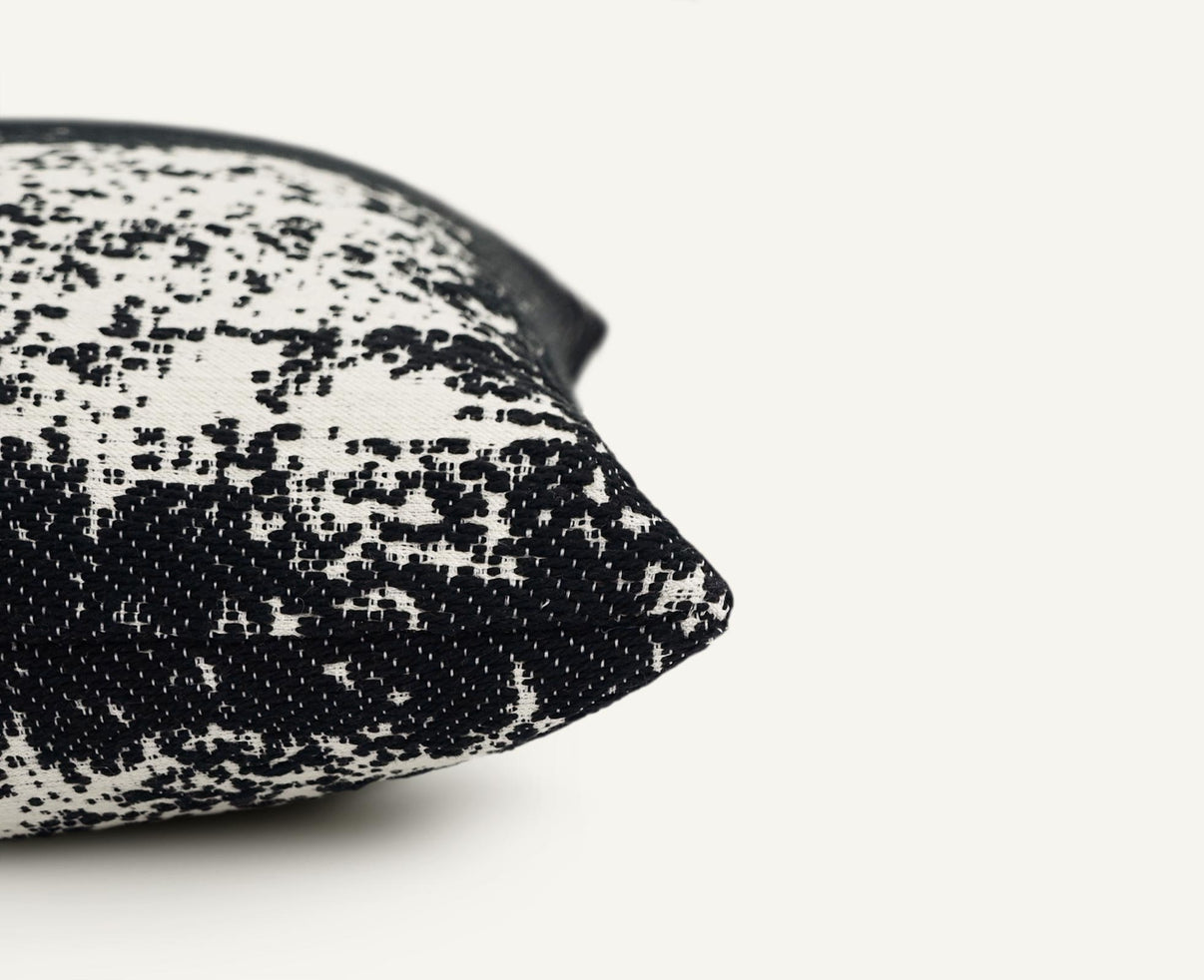 Mirage 24"×24" Side View || Tuxedo