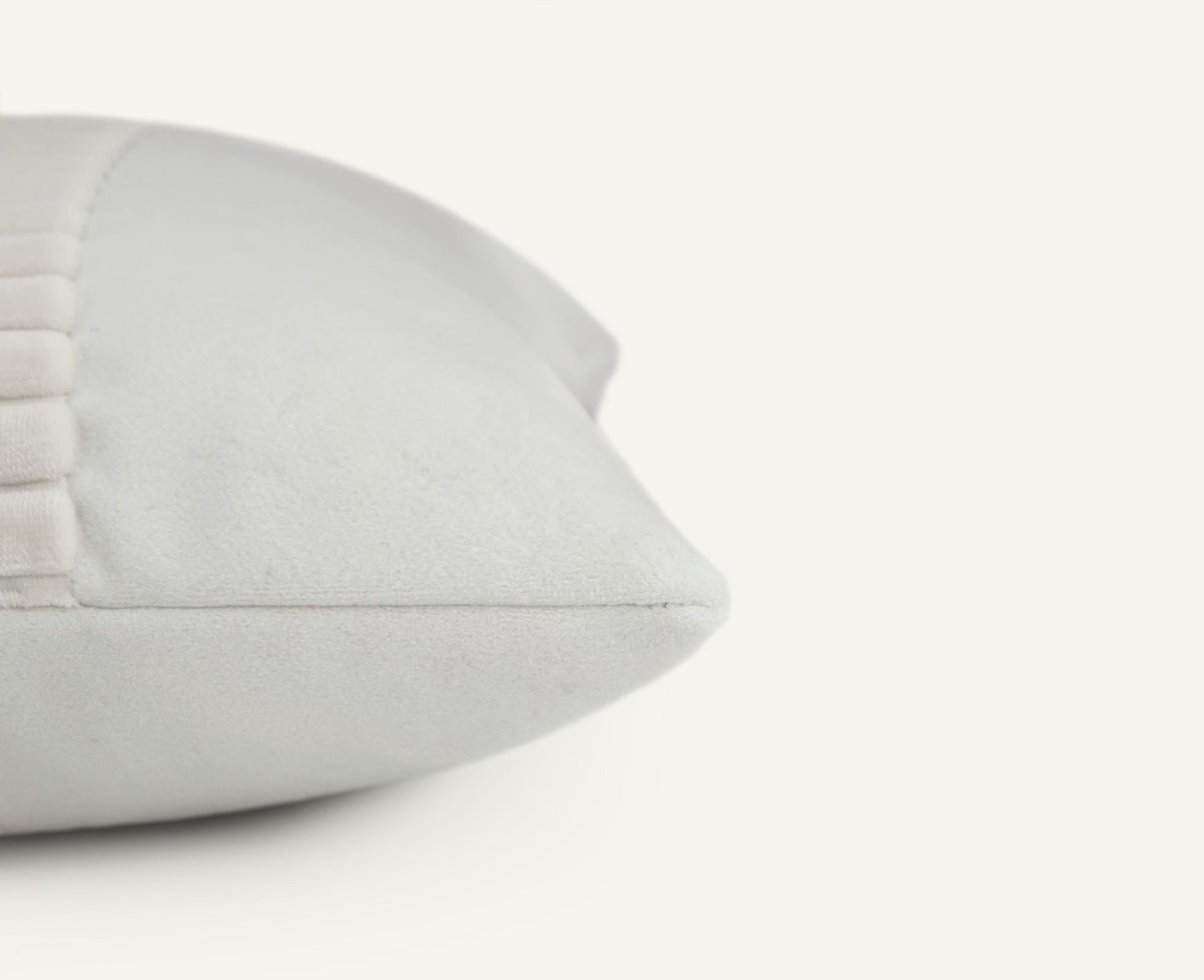 Fluted II 14"×22" Side View || Pearl