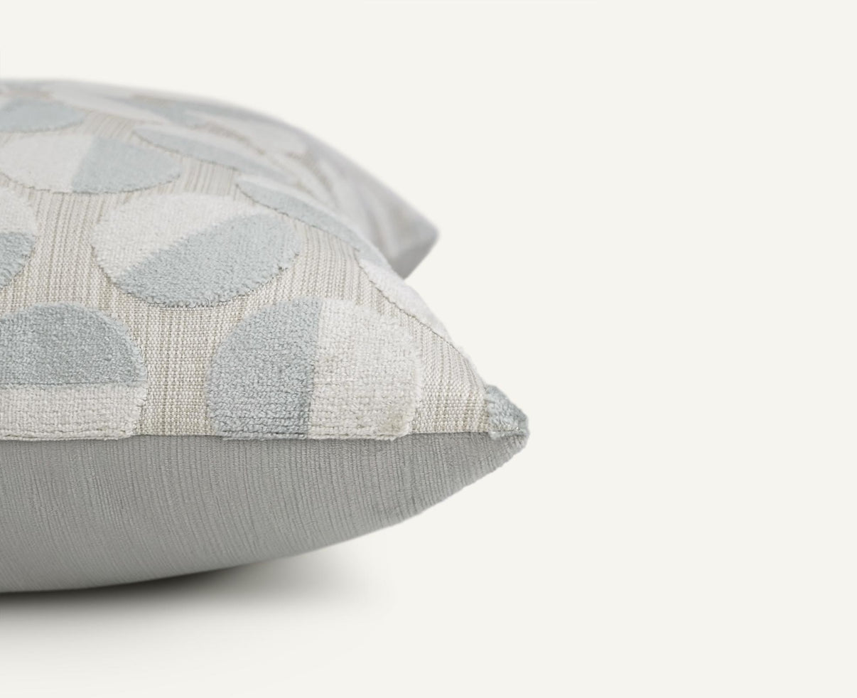 Jawbreaker 24"×24" Side View || Mist