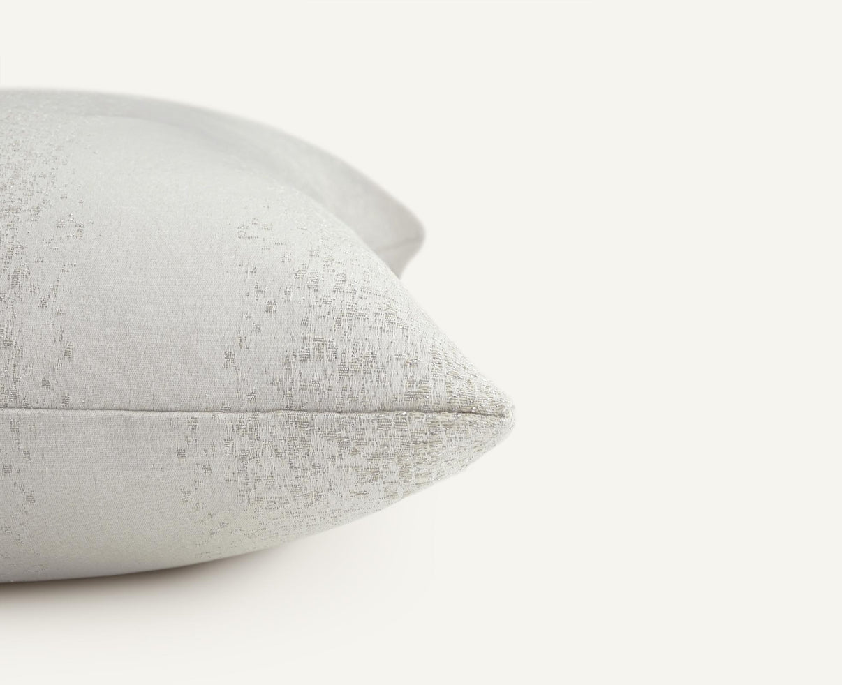 Diamond Dust 22"×22" Side View || Champagne