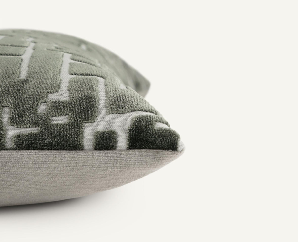 Districts 22"×22" Side View || Green Smoke