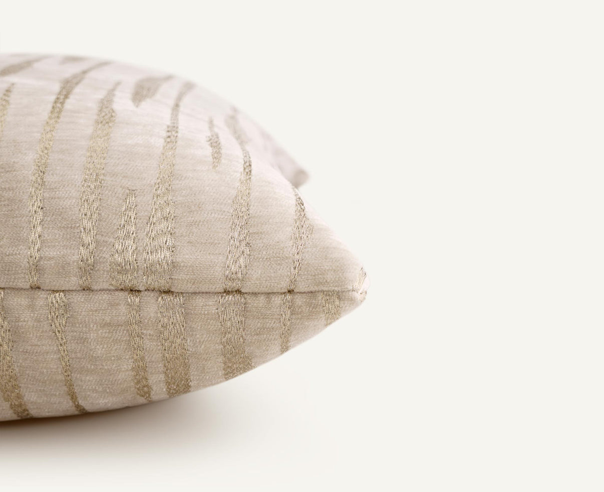 Hyde 22"×22" Side View || Cashmere