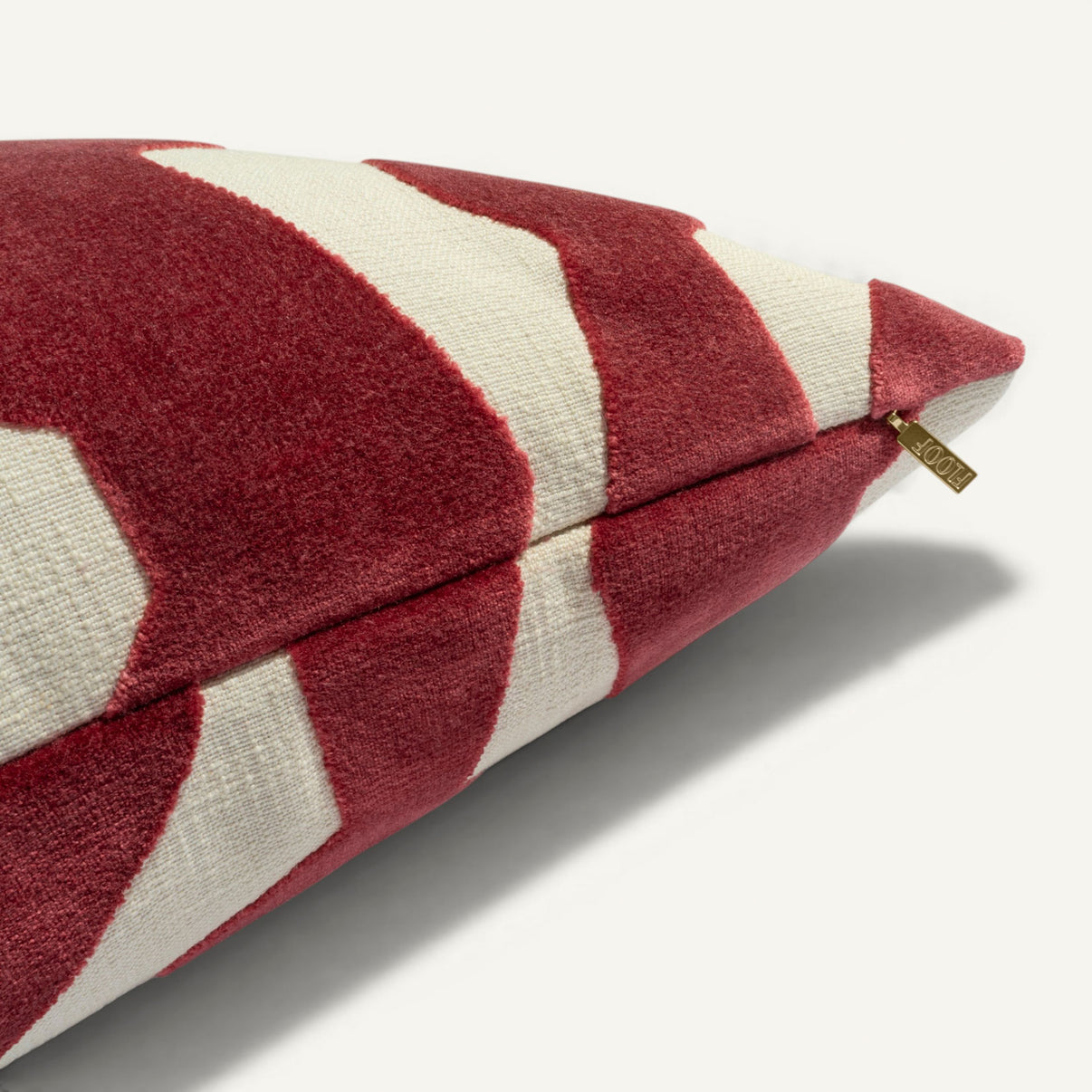 Monte Carlo 24"×24" Side View || Burgundy