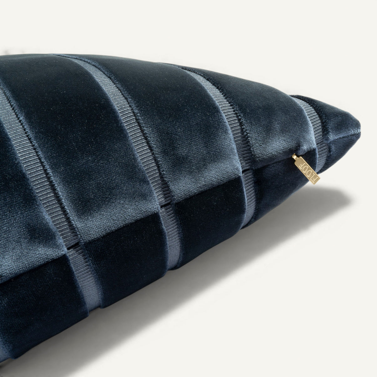 Grosgrain Stripe 24"×24" Side View || Royal