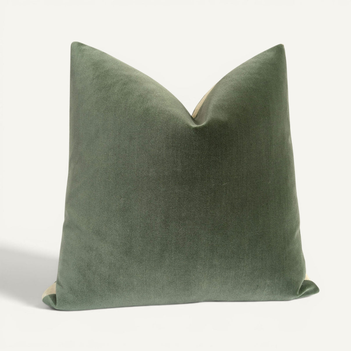 Soft Spoken Box 22"×22" Tilt View || Silversage