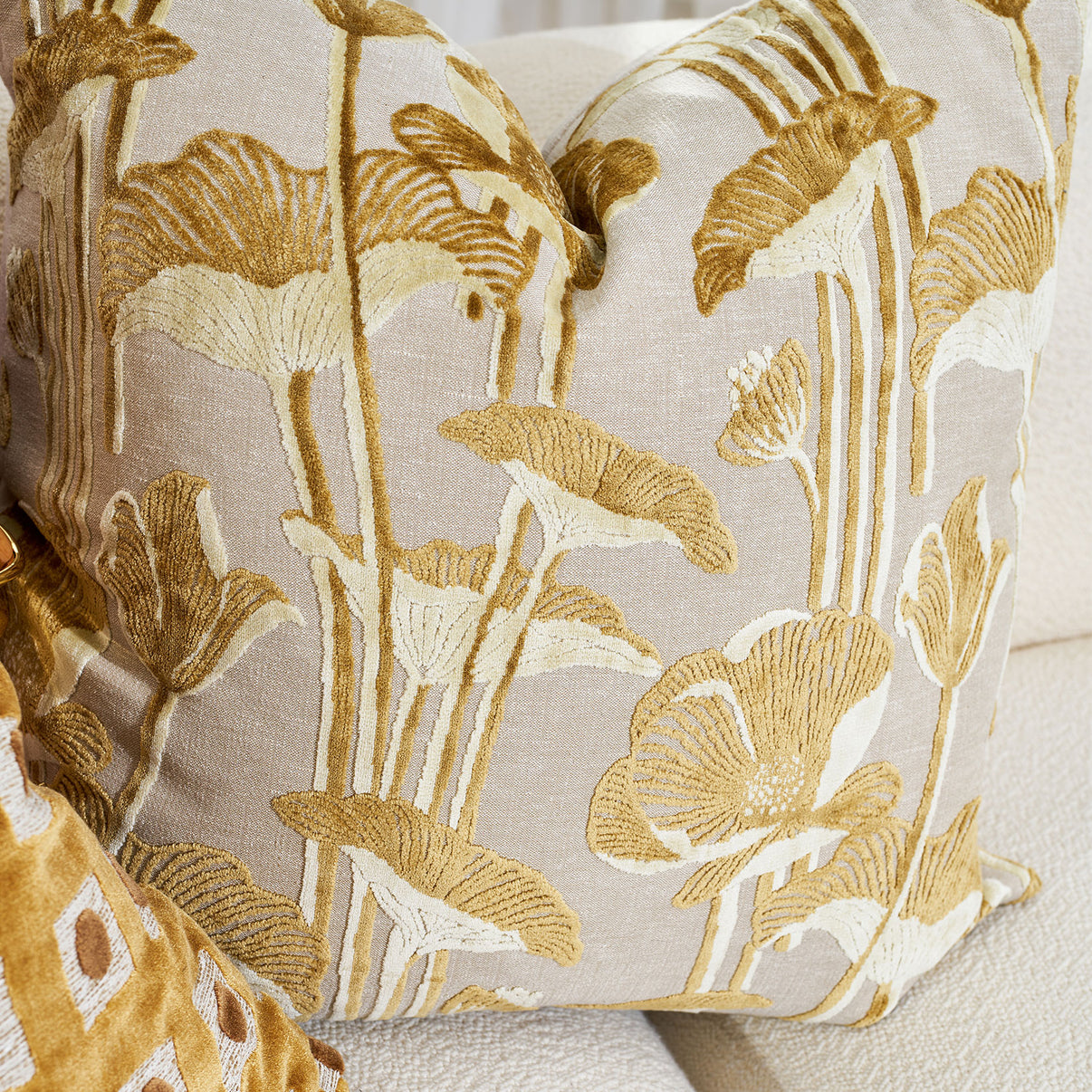 Amara Lifestyle || Golden